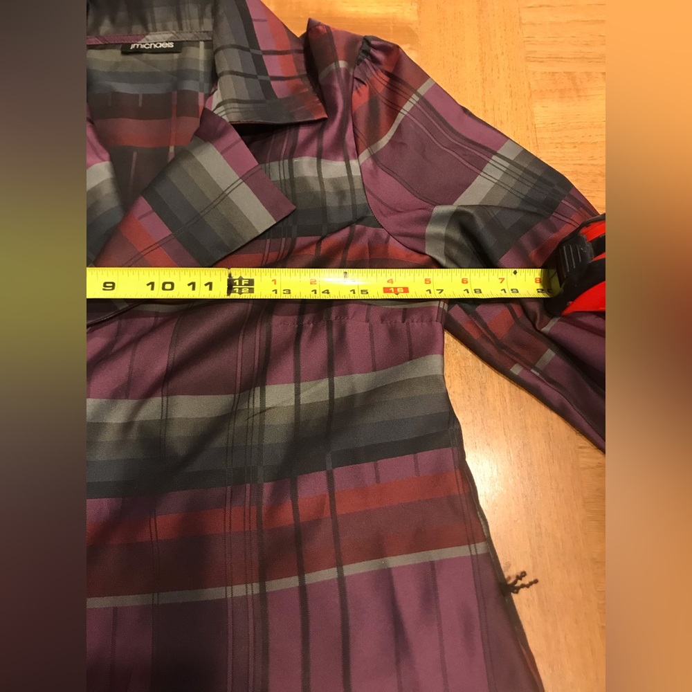 Brand: J Michaels Exquisite Plaid Wrap Style Top Size 12 🇨🇦 - Picture 10 of 16